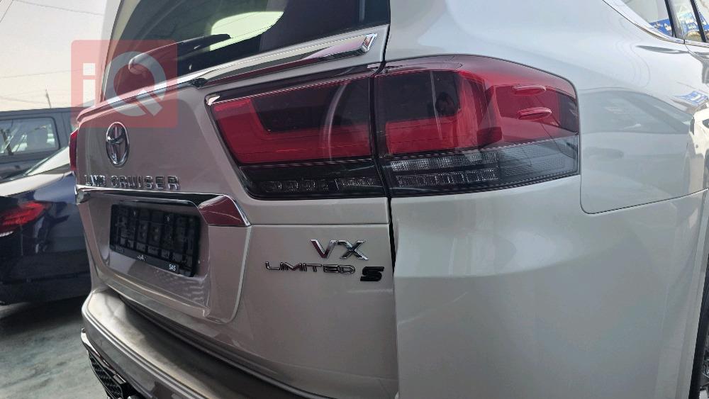 تويوتا لاندكروزر